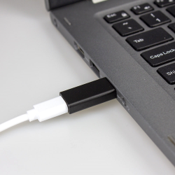 USB Hubs & Cables  - USB C Adapter